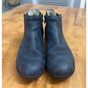 J Sport Women's Jenna Blue Leather Ankle Bootie Side Zip Round Toe Flat Size 6